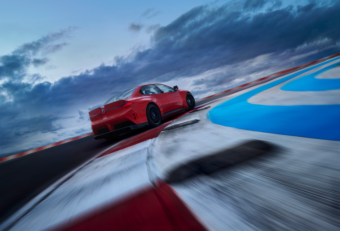 SMALL_P90643945_highRes_bmw-m-concept-neue-k
